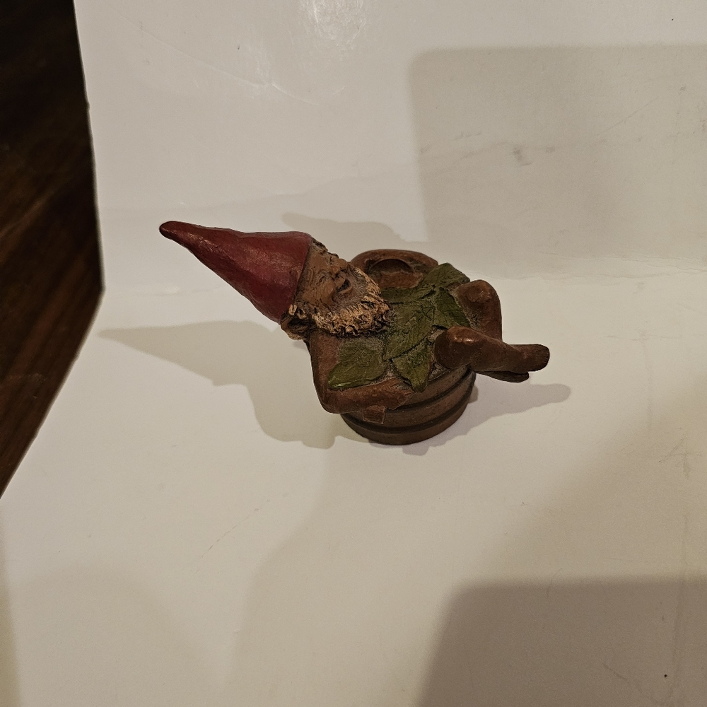 Buzzy Tom Clark Gnome